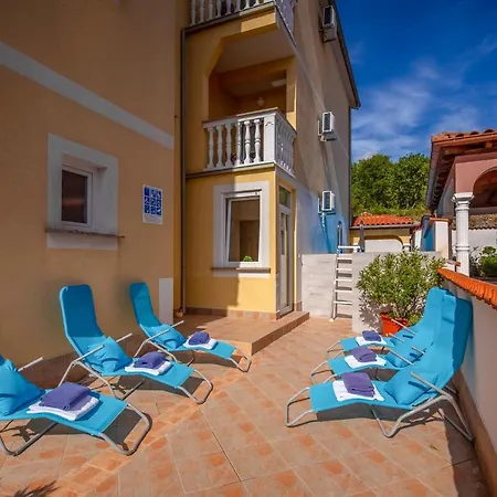 In 5715 Apartman